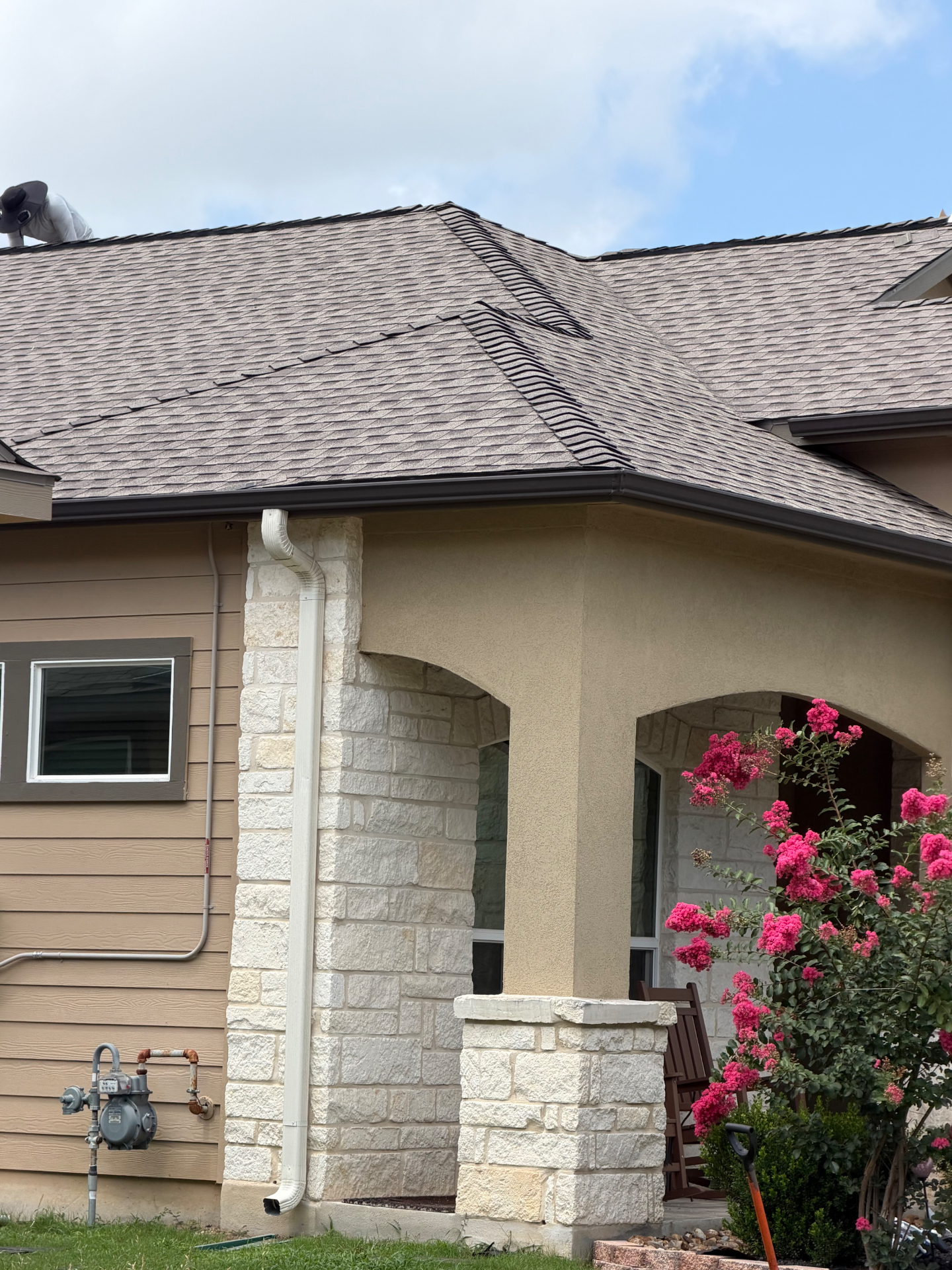 Ground-level detail of finished GAF Timberline UHDZ shingles and Seal-A-Ridge cap in Copper Canyon, Bulverde